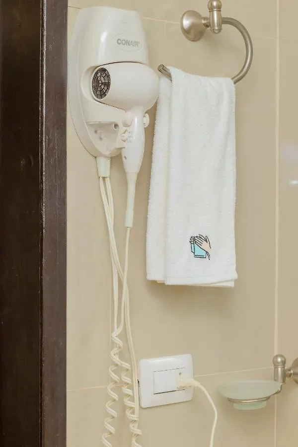 Hotel El Pirata 코수멜
